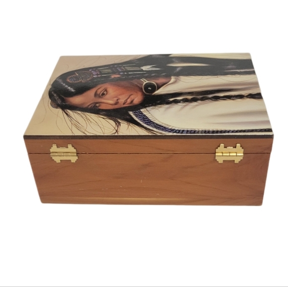 Vintage Southwest Native American Woman Wooden Box/ Jewelry Box/ Storage Box - Picture 6 of 10